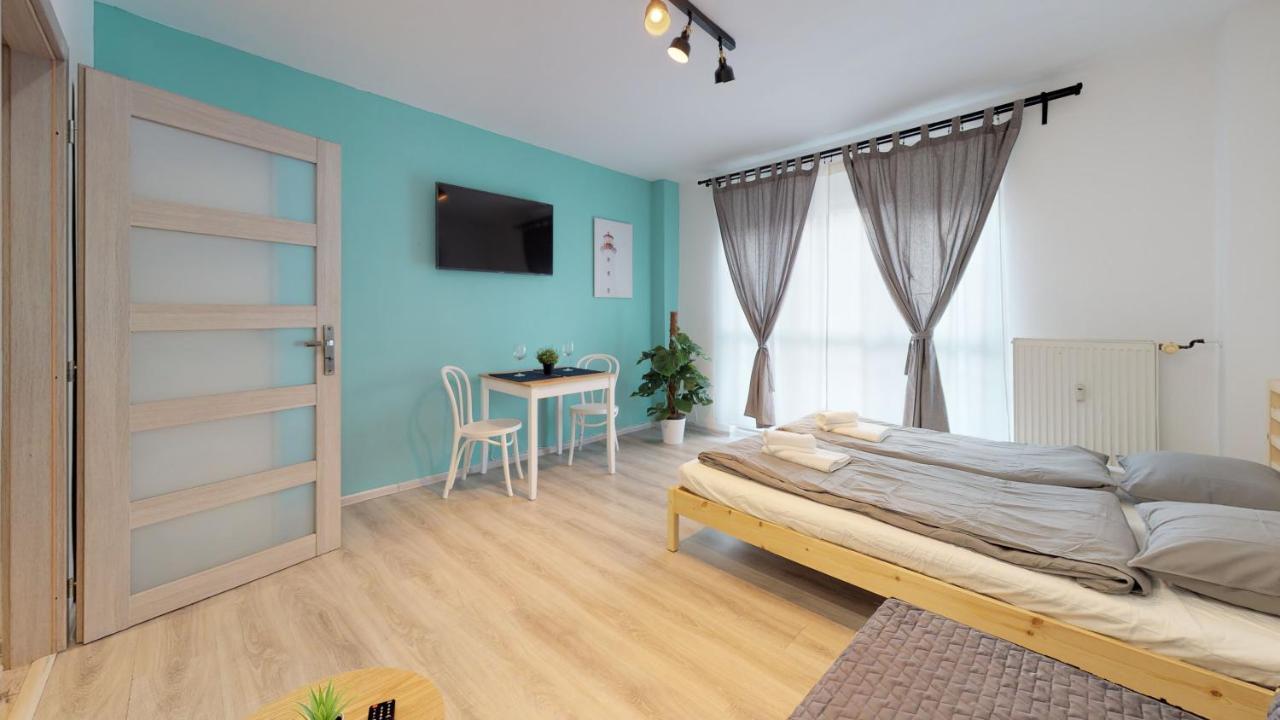 Studio Steps From Nivy & Main Bus Station Bratislava Bagian luar foto